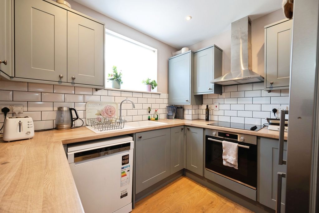 Additional image 2 of 3 bed maisonette for saleAlhambra Road, Southsea, Hampshire PO4