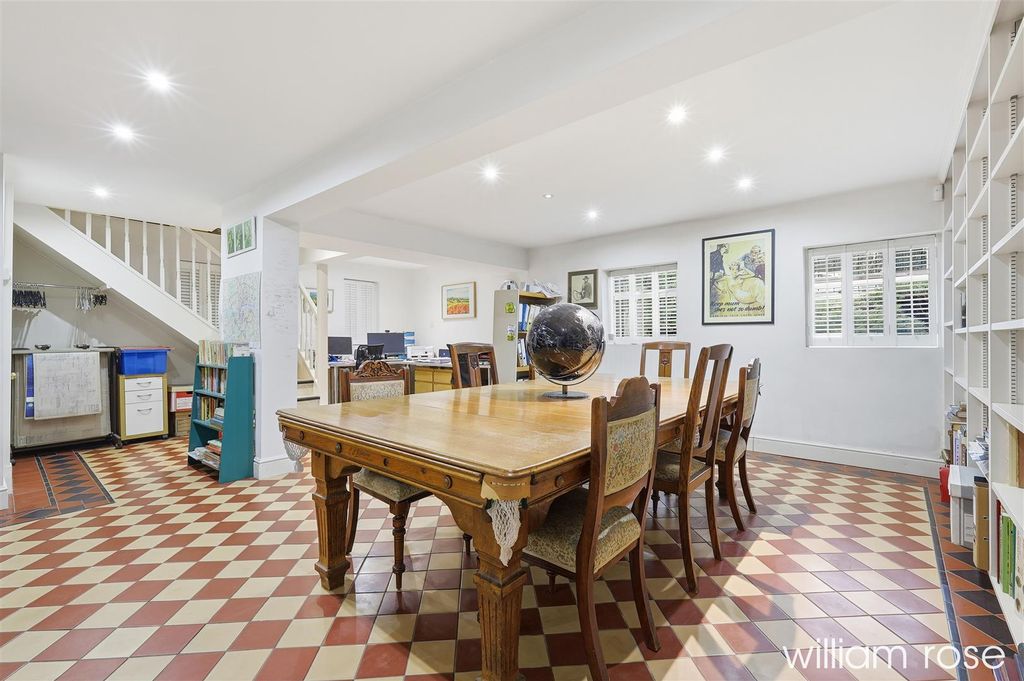 Additional image 10 of 7 bed semi-detached house for saleBroomhill Road, Woodford Green IG8