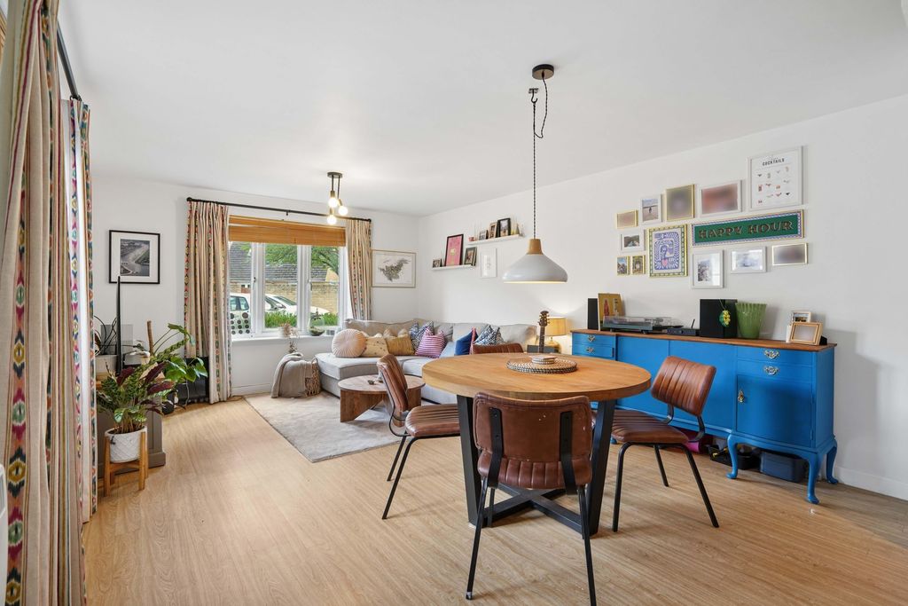 Additional image 2 of 2 bed flat for saleNew Bridge Street, Witney OX28