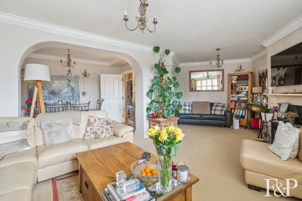 Additional image 5 of 2 bed flat for saleLongbourn, Windsor SL4