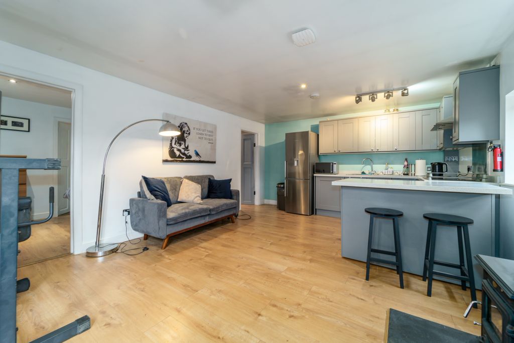 Additional image 7 of 6 bed detached bungalow for saleFeltham Hill Road, Ashford TW15