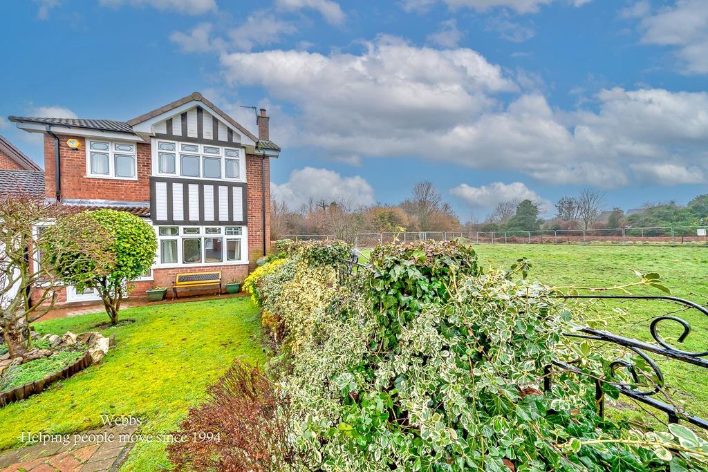 Additional image 31 of 3 bed property for saleHighgrove Close, Willenhall WV12