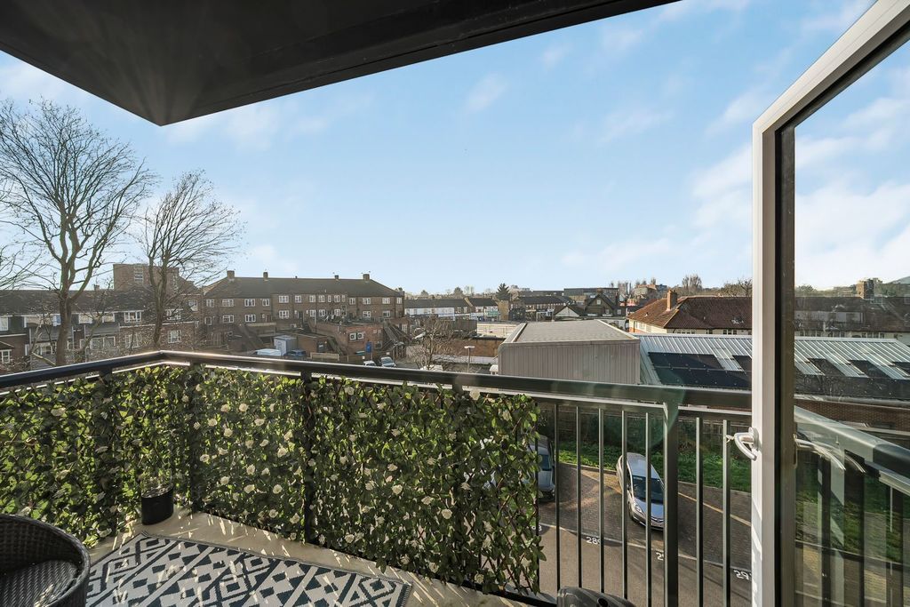 Additional image 16 of 2 bed flat for salePalmer Court, Pitcher Lane, Ashford TW15