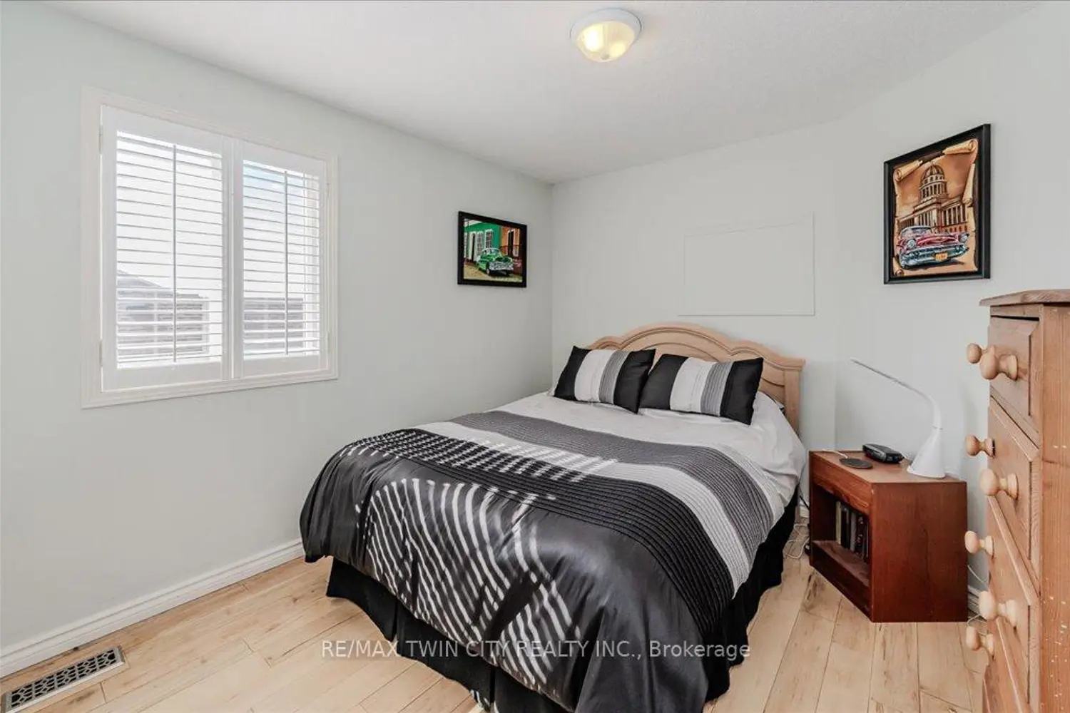 Additional image 6 of 11 Acorn Way