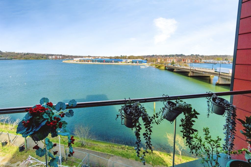 Additional image 14 of 2 bed flat for saleMeridian Way, Southampton SO14