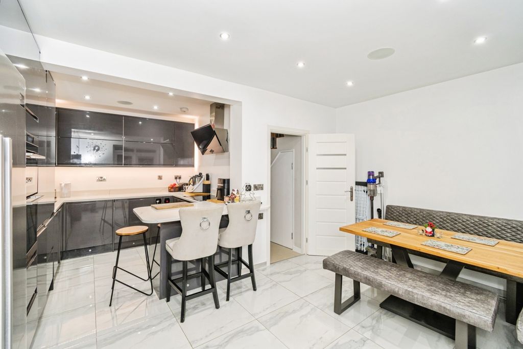 Additional image 14 of 3 bed semi-detached house for saleOsborne Road South, Southampton, Hampshire SO17
