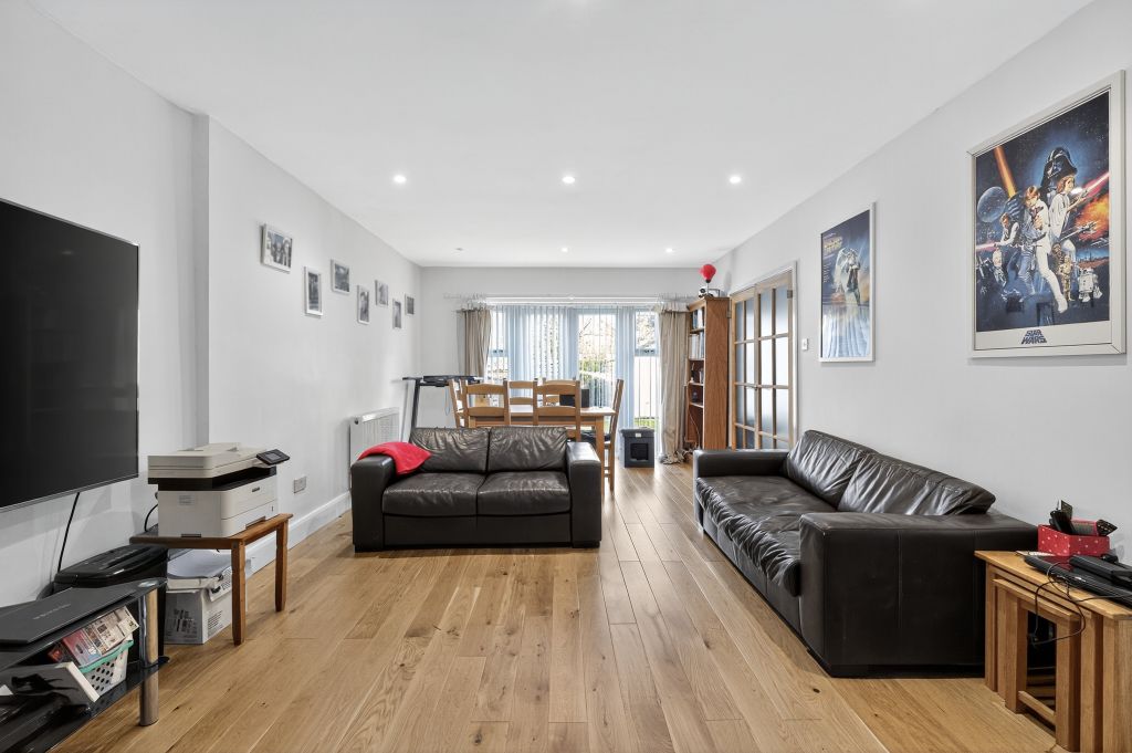 Additional image 4 of 4 bed detached house for saleGuernsey Gardens, Wickford SS11