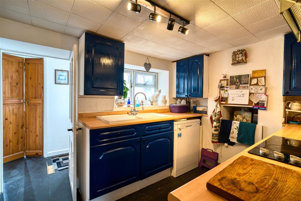 Additional image 8 of 2 bed terraced house for saleBay Road, Gillingham SP8