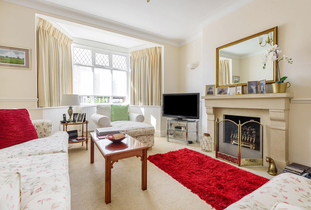Additional image 3 of 3 bed semi-detached house for saleForest Side, Worcester Park KT4
