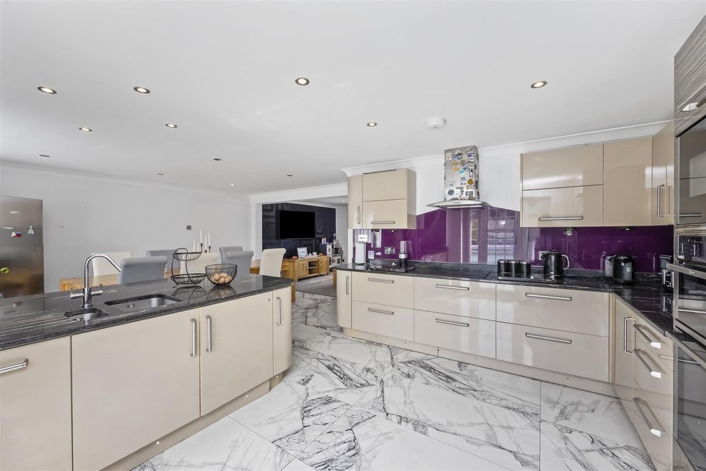Additional image 3 of 5 bed detached house for saleMill Lane, Worthing BN13