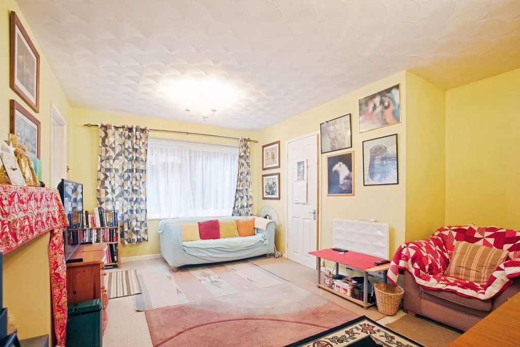 1 bed flat for saleDeacon Road, Southampton SO19 photo 3