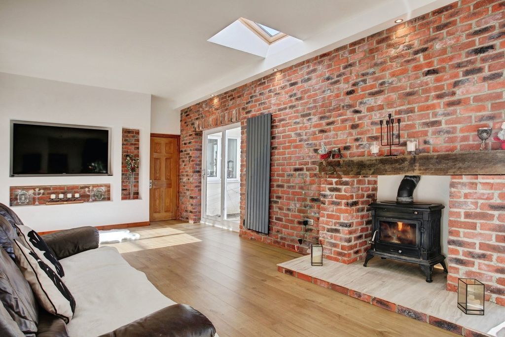 Additional image 3 of 5 bed detached house for saleTrajan Walk, Heddon-On-The-Wall, Newcastle Upon Tyne NE15