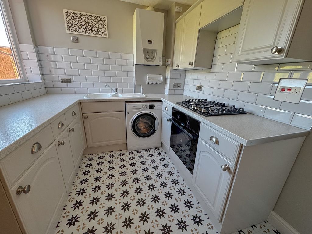 Additional image 6 of 2 bed flat for saleAllenview Road, Wimborne BH21
