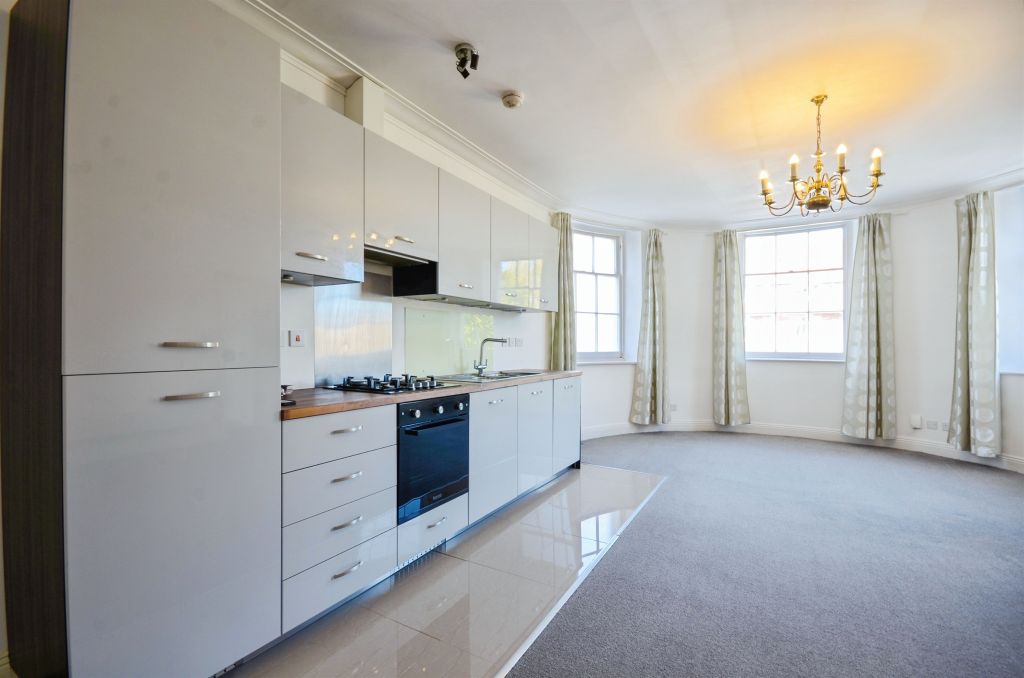 Additional image 2 of 2 bed flat for saleGrosvenor Square, Southampton SO15