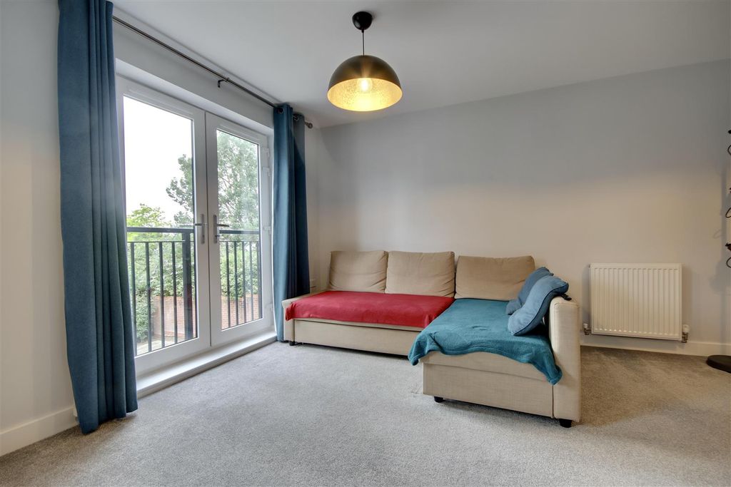 Additional image 9 of 3 bed town house for saleNautilus Drive, Portsmouth PO6