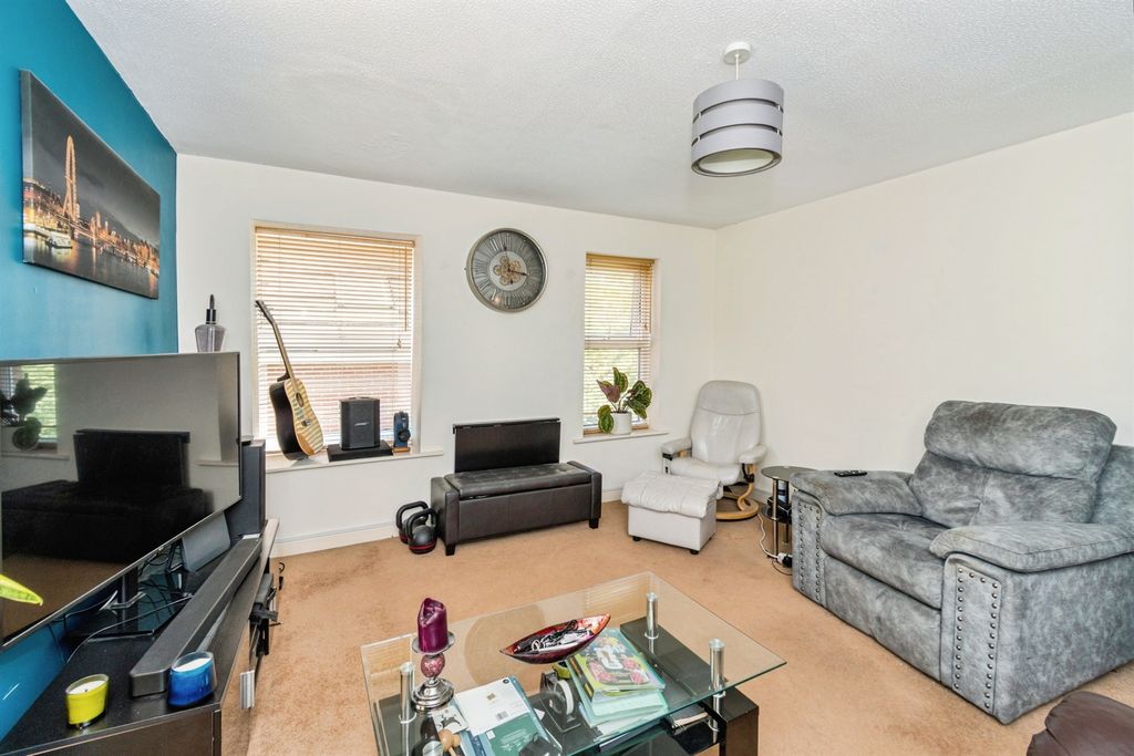 Additional image 6 of 2 bed flat for saleWestridge Road, Southampton SO17