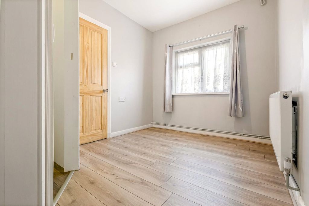 Additional image 17 of 5 bed bungalow for saleDovedale Road, Thurmaston, Leicester, Leicestershire LE4