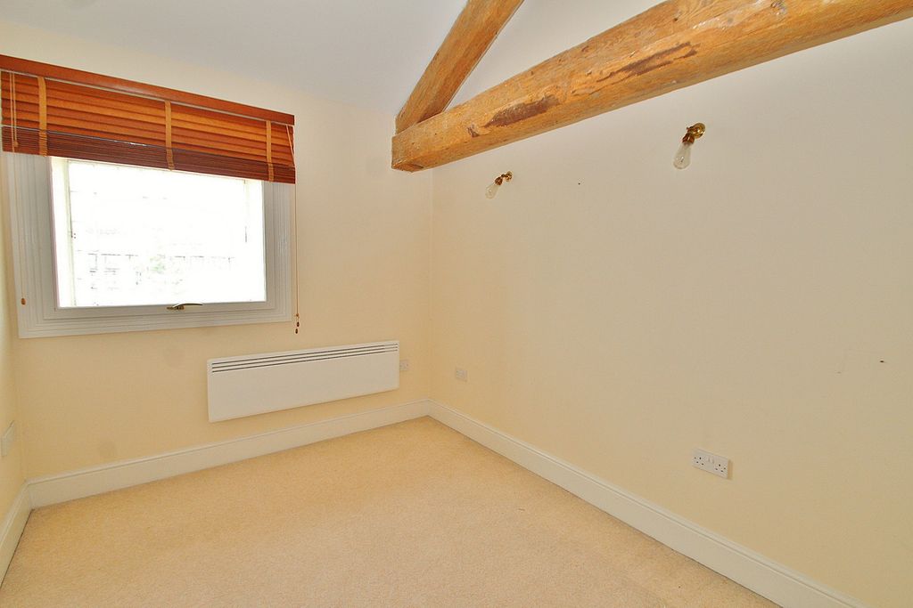 Additional image 8 of 3 bed flat for saleWoodford Mill, Witney OX28