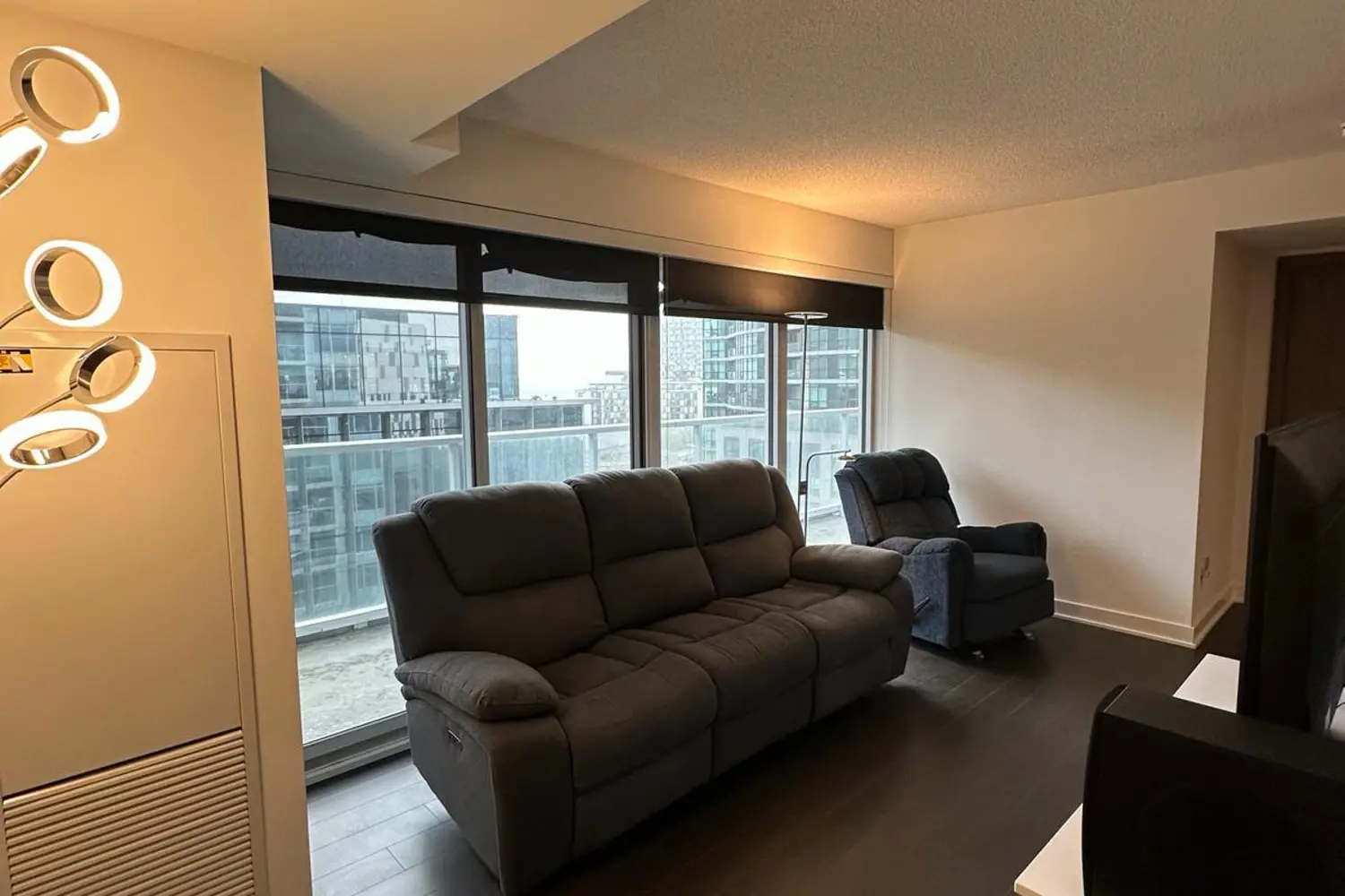 Additional image 6 of 19 Bathurst Street 1111