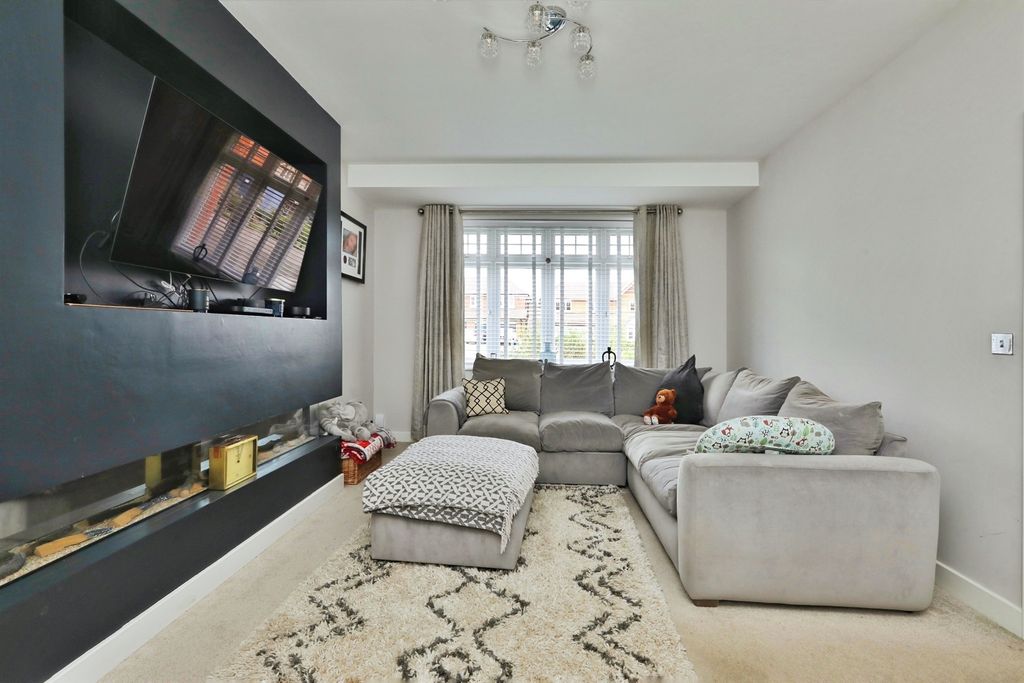 Additional image 7 of 5 bed detached house for saleBramling Cross Mews, Worksop S81