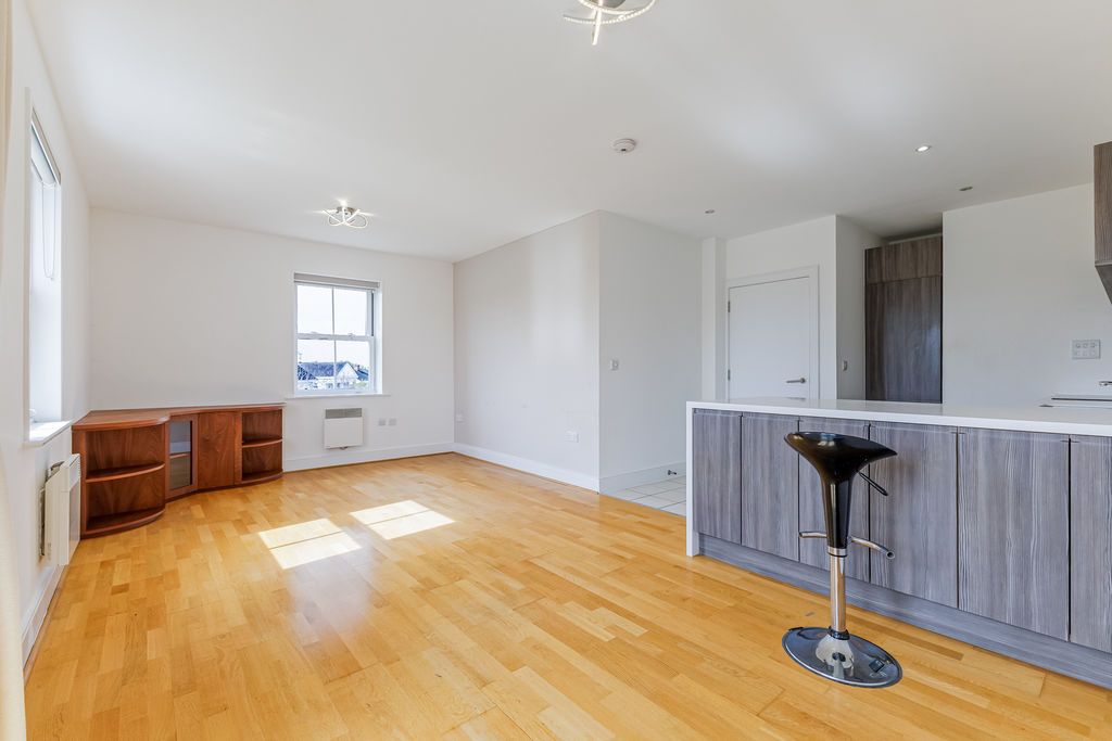 Additional image 6 of 2 bed flat for saleLewiston Close, Worcester Park KT4
