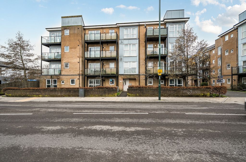 2 bed flat for saleSelby Place, Shirley, Southampton, Hampshire SO15