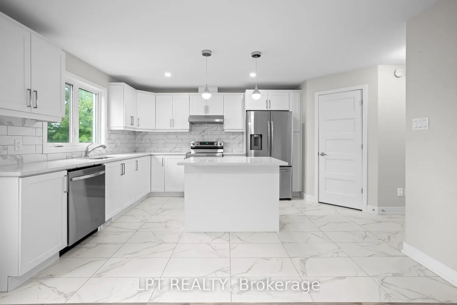 Additional image 10 of 75 Chateauguay Street