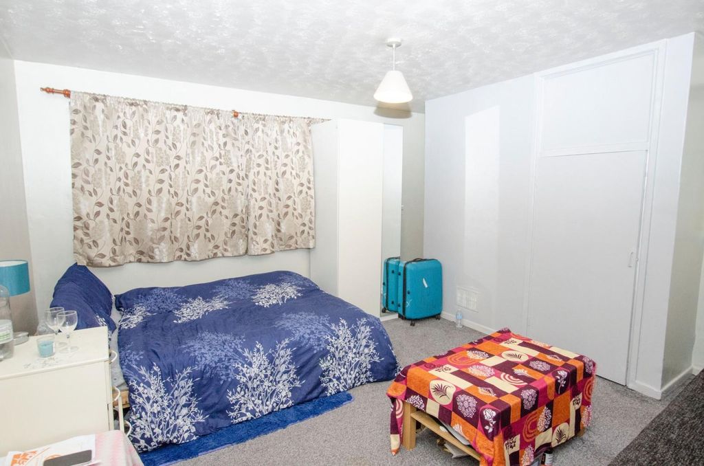 Studio for saleBaxter Road, Southampton SO19 photo 3