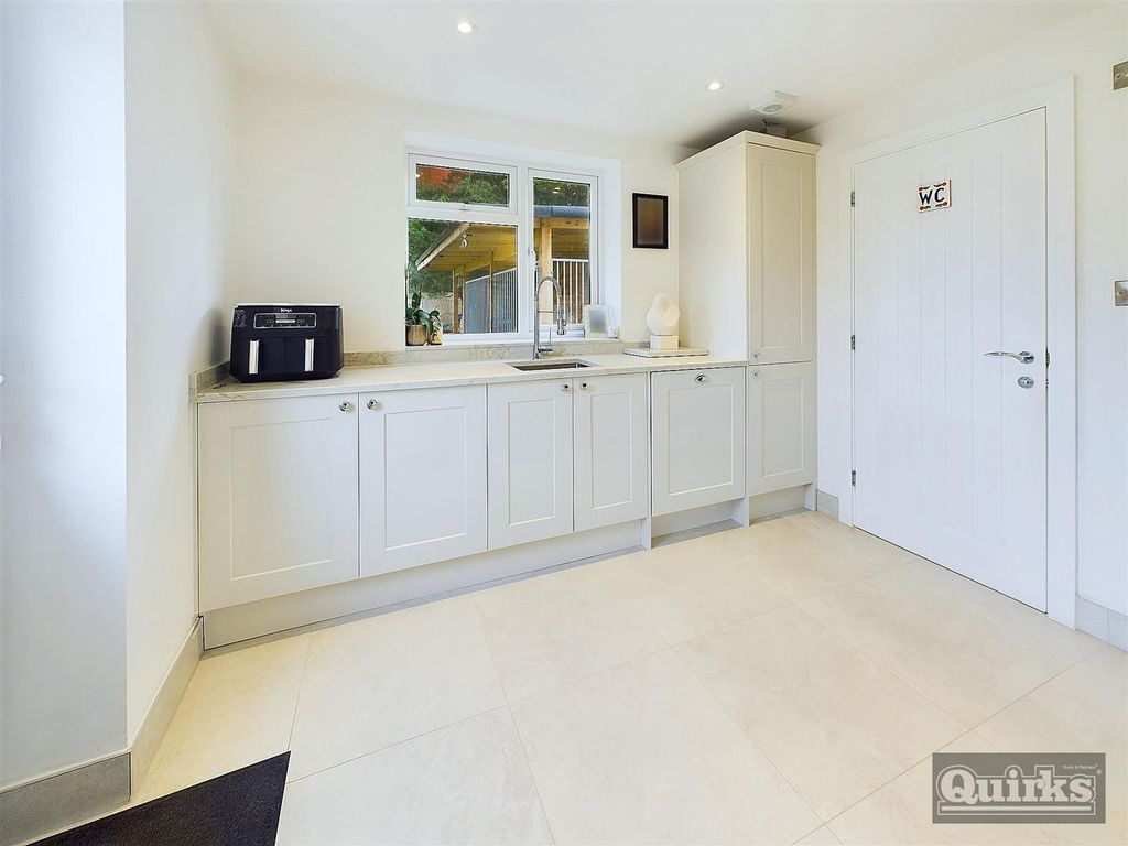 Additional image 19 of 3 bed detached bungalow for saleSugden Avenue, Wickford SS12