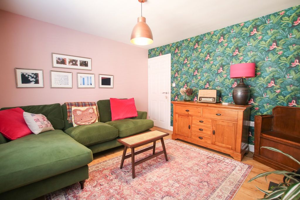 Additional image 4 of 3 bed semi-detached house for saleLangborough Road, Wokingham RG40