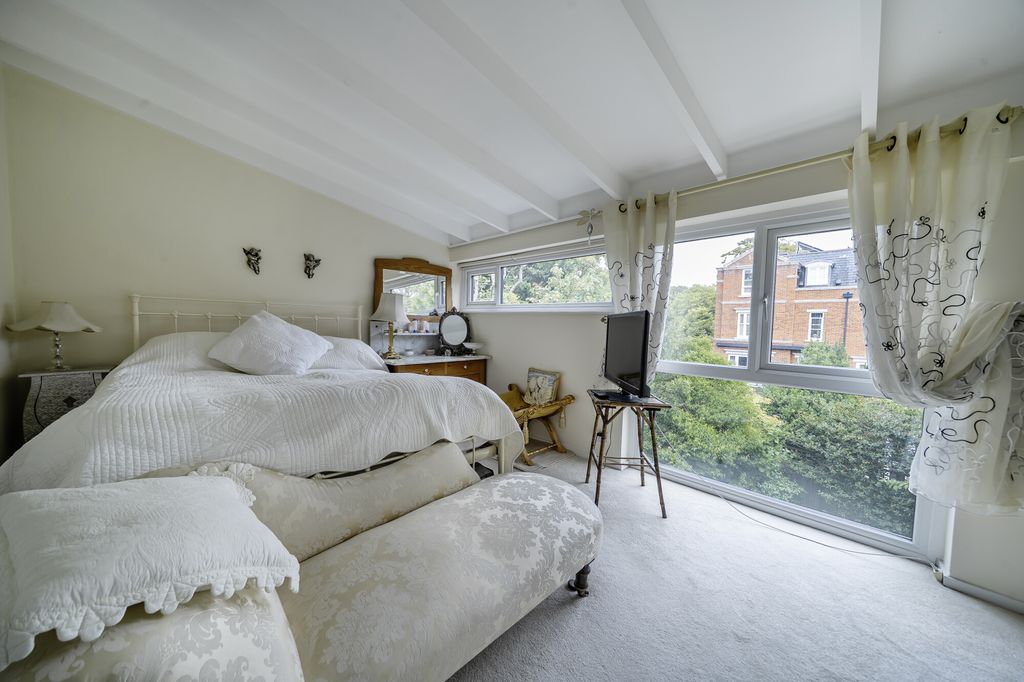 Additional image 5 of 3 bed maisonette for saleEdinburgh Gardens, Windsor SL4