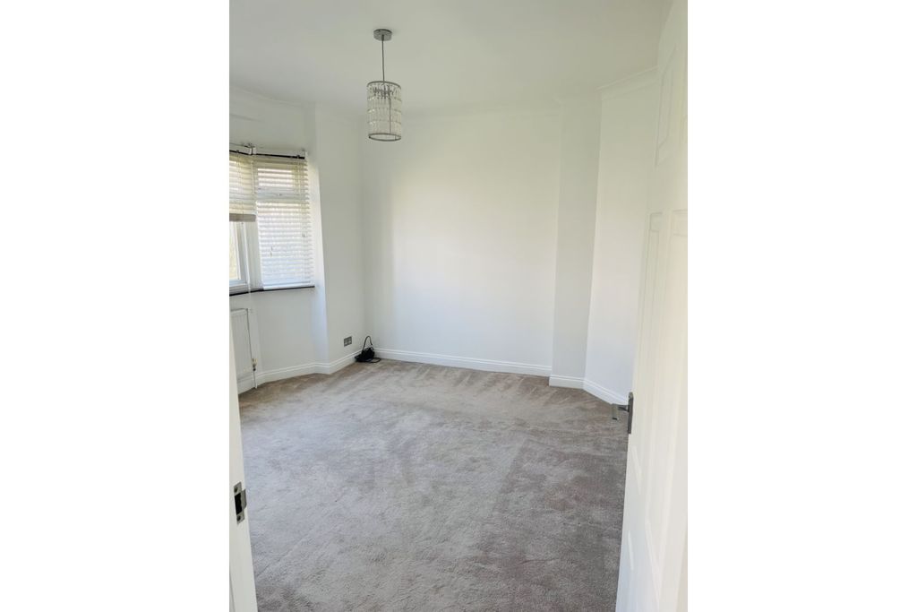 Additional image 5 of 2 bed maisonette for saleGodstone Road, Whyteleafe CR3