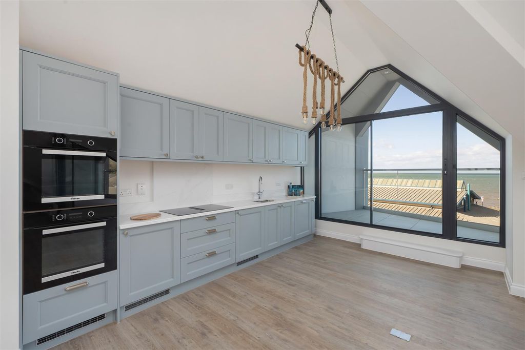 Additional image 15 of 2 bed flat for saleBeach Walk, Whitstable CT5