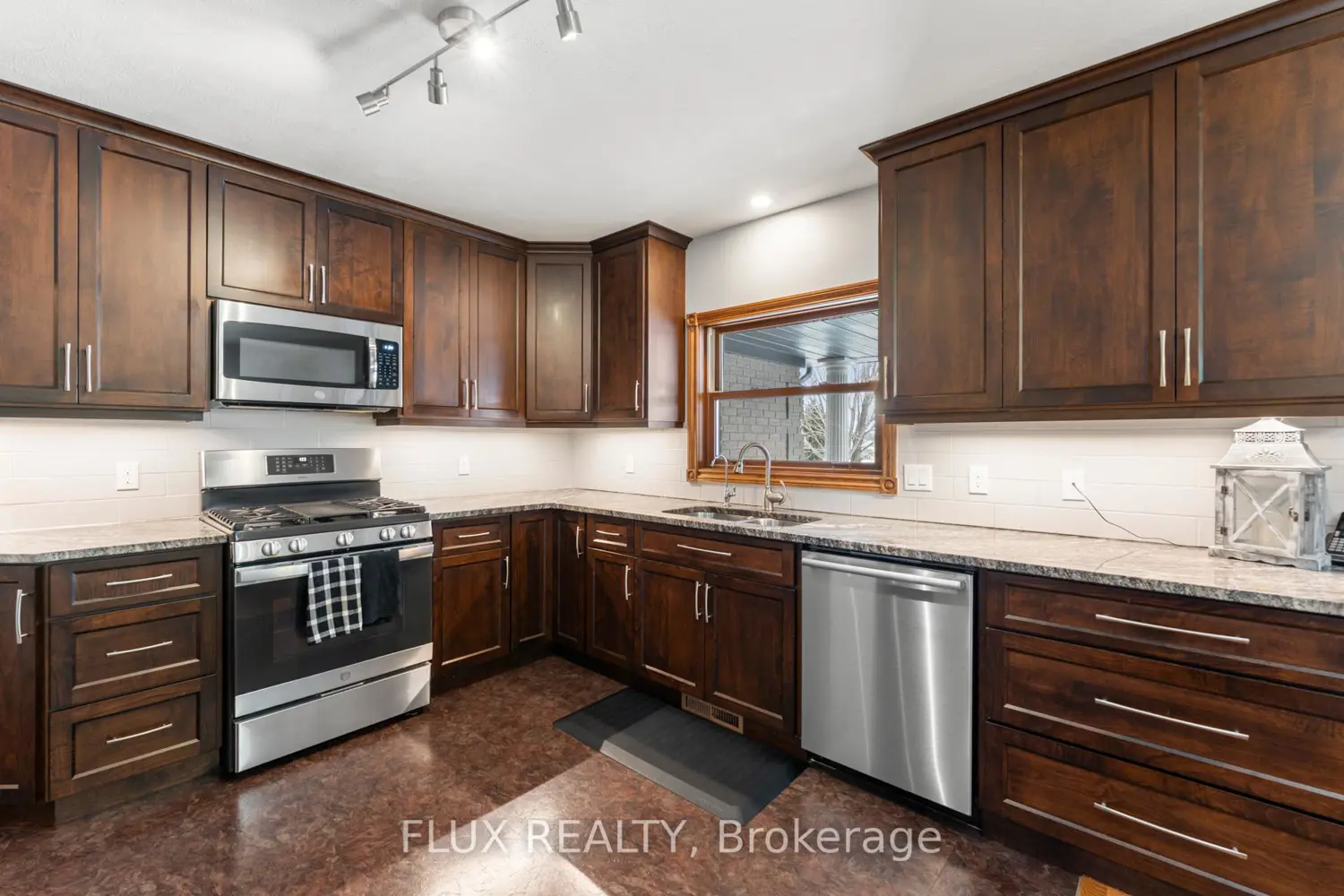 Additional image 7 of 145292 Potters Road