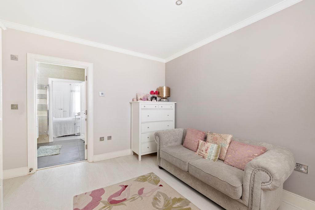 Additional image 12 of 6 bed detached house for saleLewiston Close, Worcester Park KT4