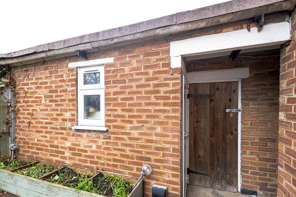 Additional image 18 of 2 bed flat for saleSeven Acres, Wickford SS11