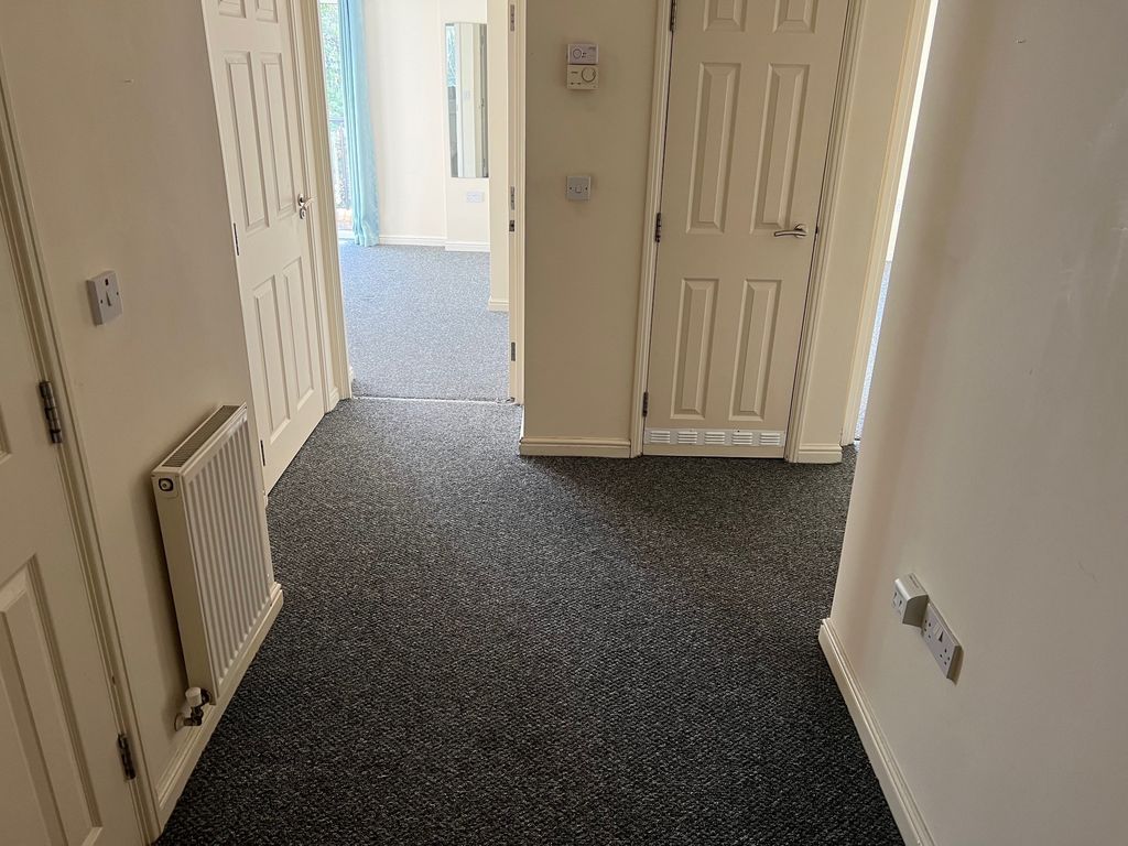 2 bed flat for saleHoneywell Close, Oadby, Leicester LE2 photo 5