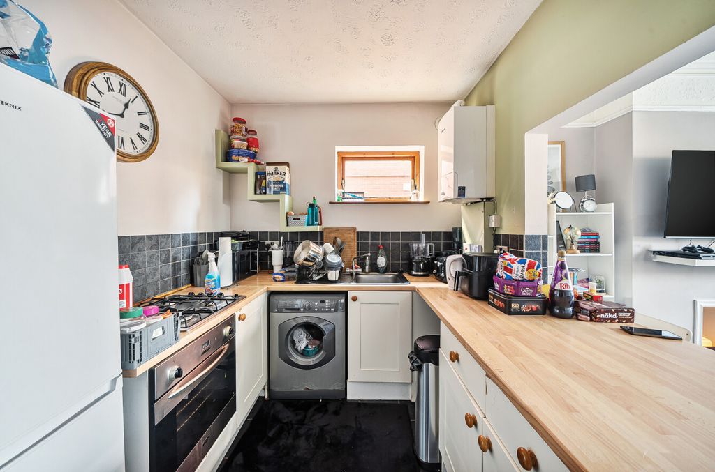 Additional image 3 of 2 bed flat for saleWinchester Road, Shirley, Southampton, Hampshire SO16