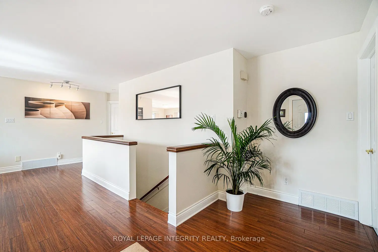 55 Rowan Drive photo 2
