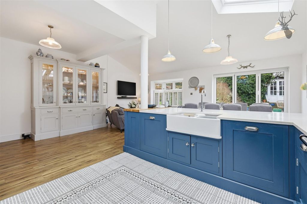 Additional image 10 of 5 bed semi-detached house for saleMonkhams Avenue, Woodford Green IG8