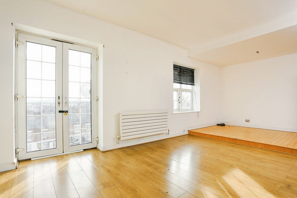 Additional image 2 of 2 bed flat for saleFosse Road North, Leicester, Leicestershire LE3