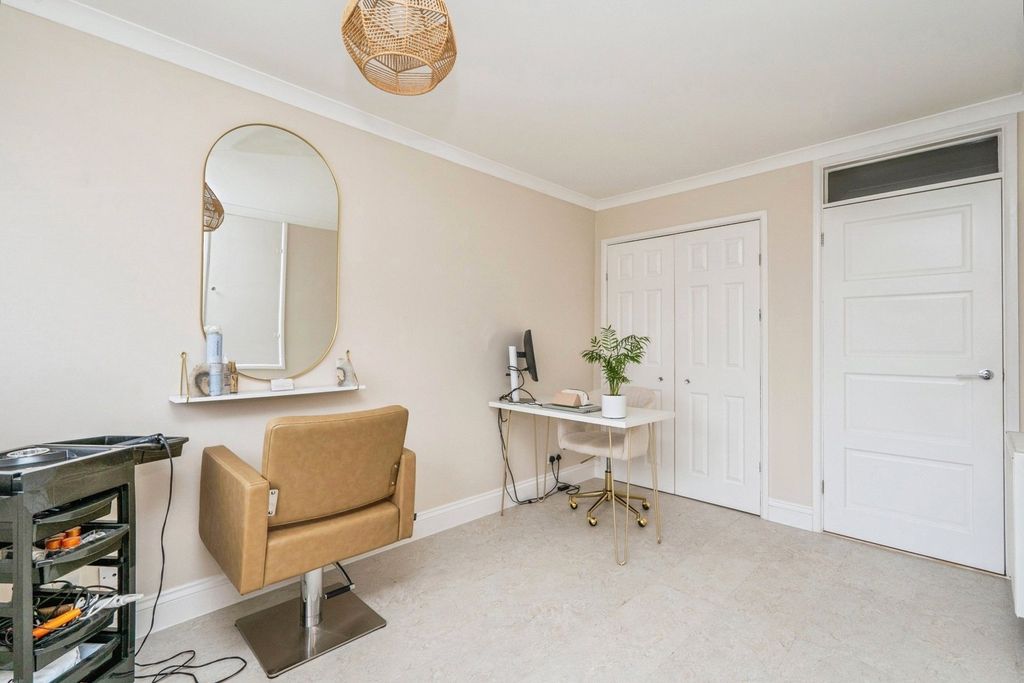 Additional image 13 of 3 bed semi-detached house for saleGodwit Road, Southsea, Hampshire PO4