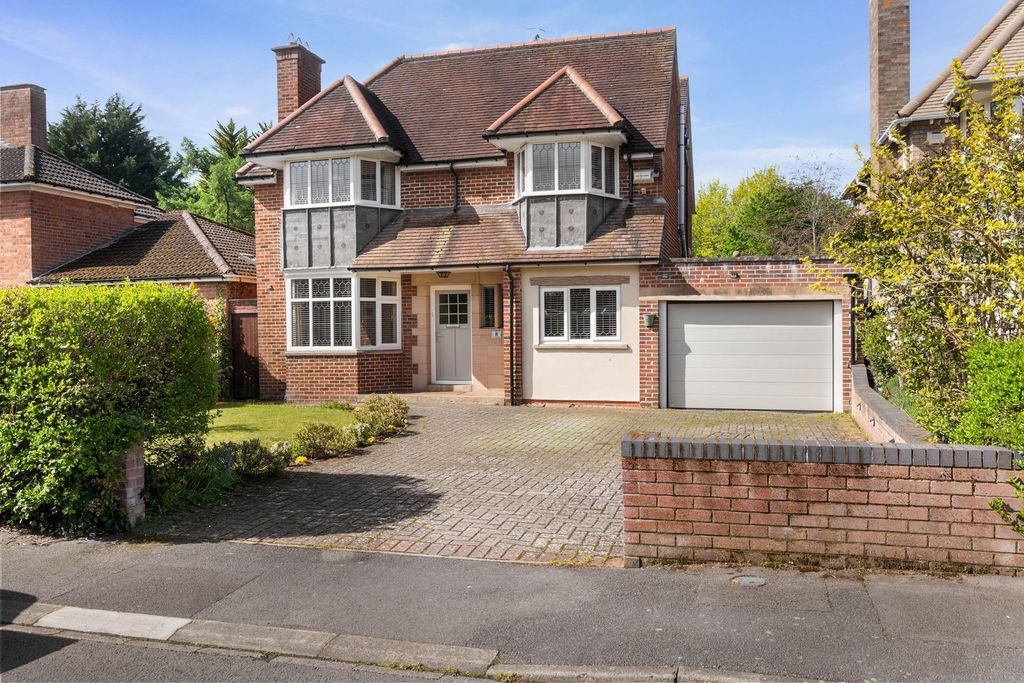 4 bed detached house for sale8 Hill View Road, Hanbury Park, Worcester. WR2
