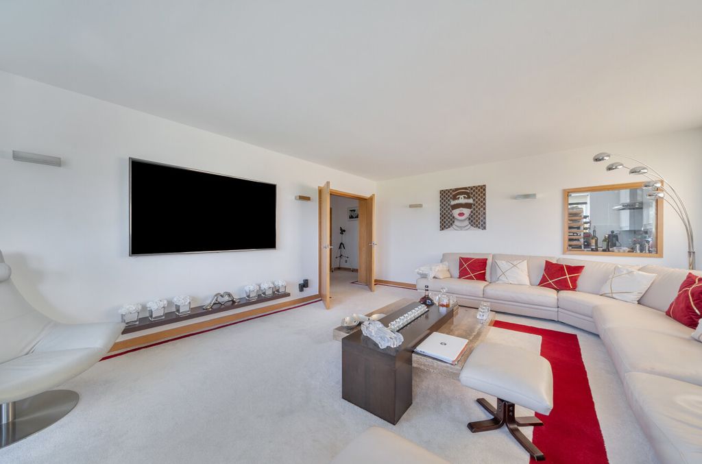 Additional image 3 of 2 bed flat for saleCranfield Court, Sunset Avenue, Woodford Green IG8