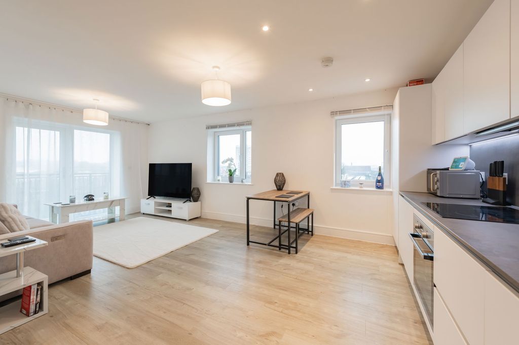 Additional image 2 of 2 bed flat for saleTelevision House, Meridian Way, Southampton SO14