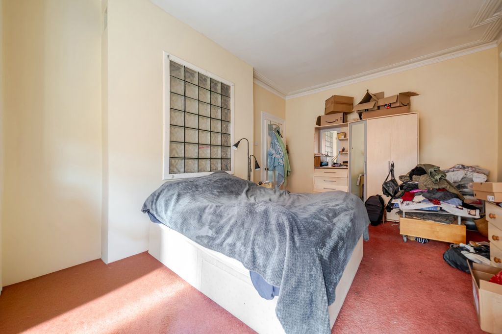 Additional image 11 of 3 bed flat for saleWaveley Court, Waverley Grove, Southsea, Hampshire PO4