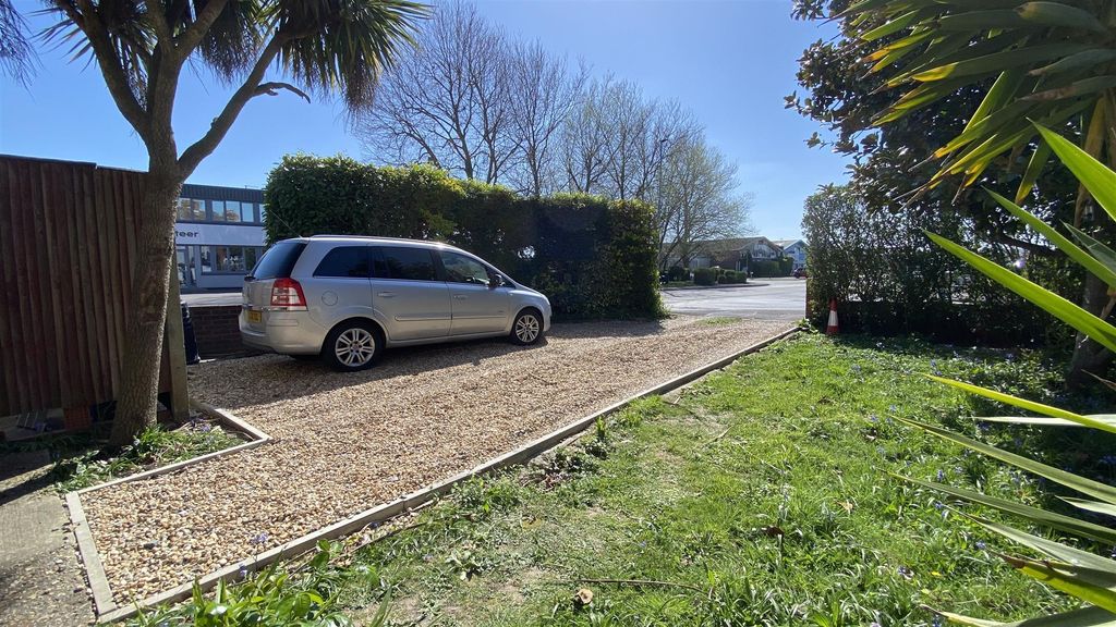 Additional image 4 of 4 bed property for saleWaterworks Road, Portsmouth PO6