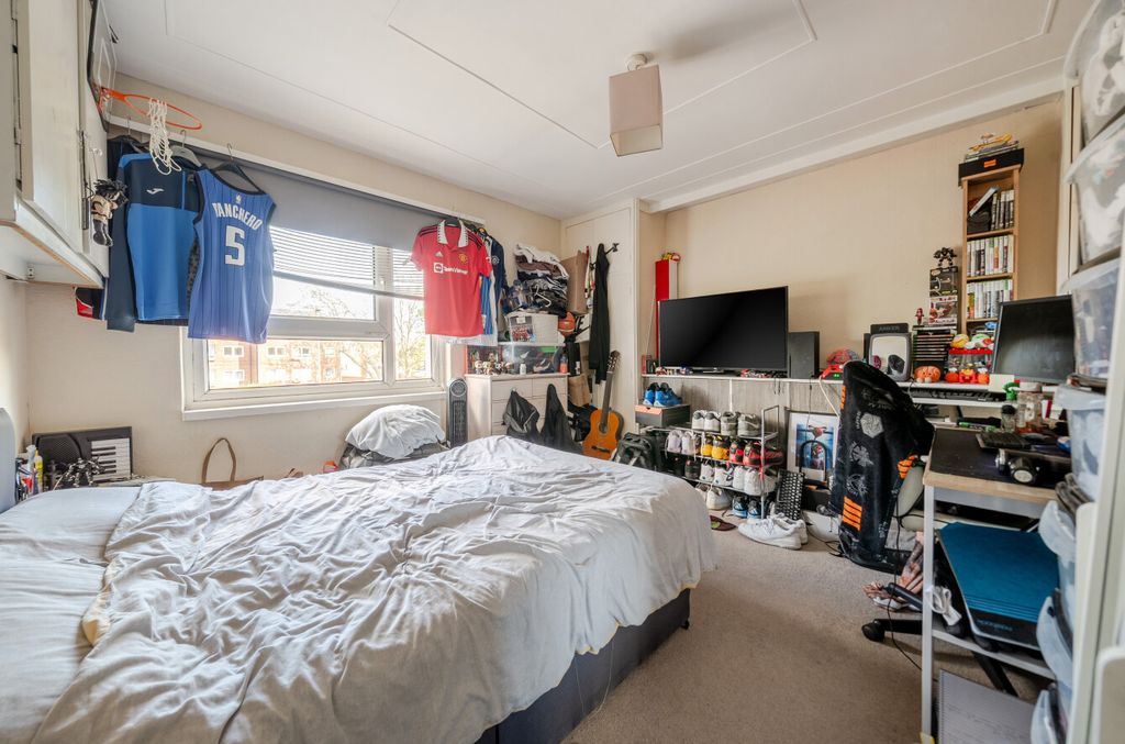 Additional image 7 of 2 bed flat for saleLondon Road, Portsmouth, Hampshire PO2