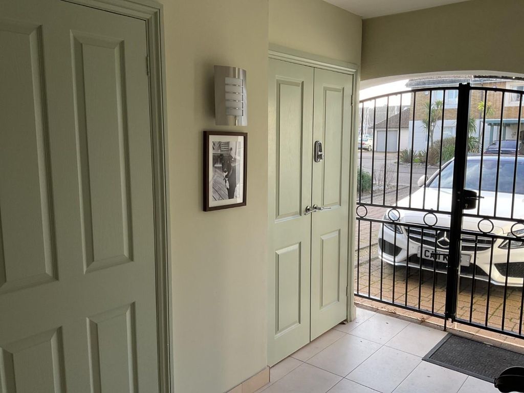 Additional image 21 of 3 bed property for saleBryher Island, Port Solent PO6