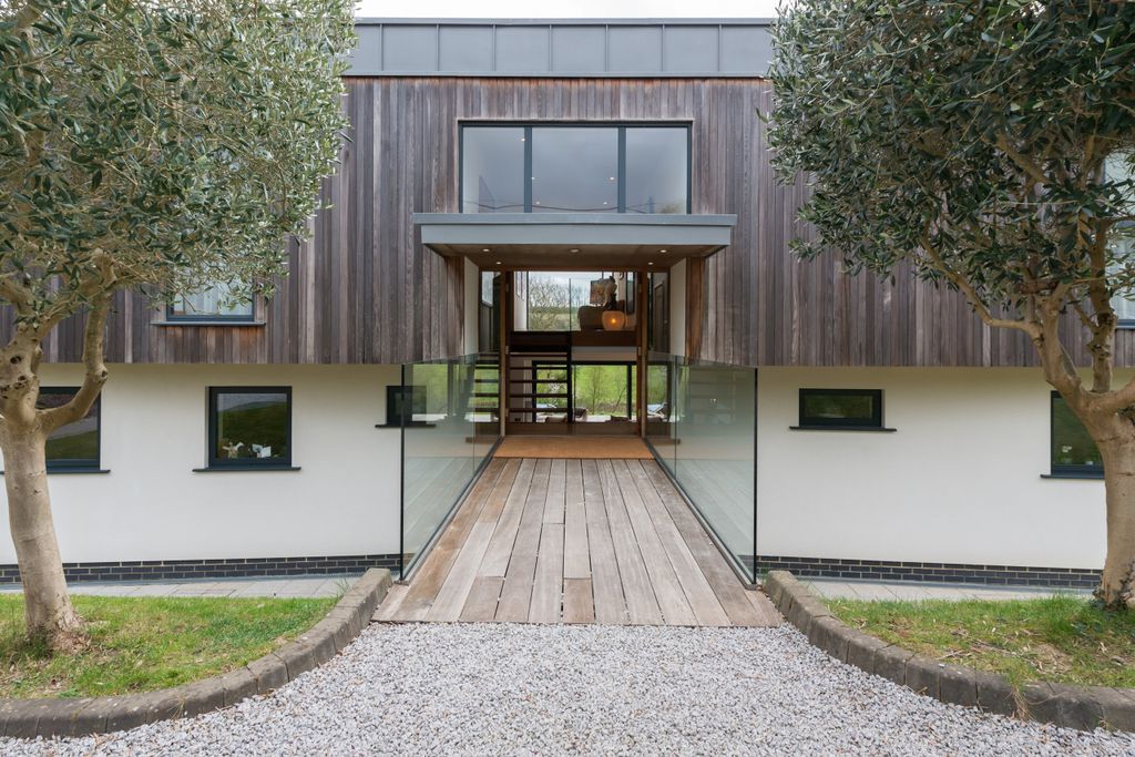 Additional image 2 of 5 bed detached house for saleWoodlands, Fox's Cross Hill, Whitstable CT5